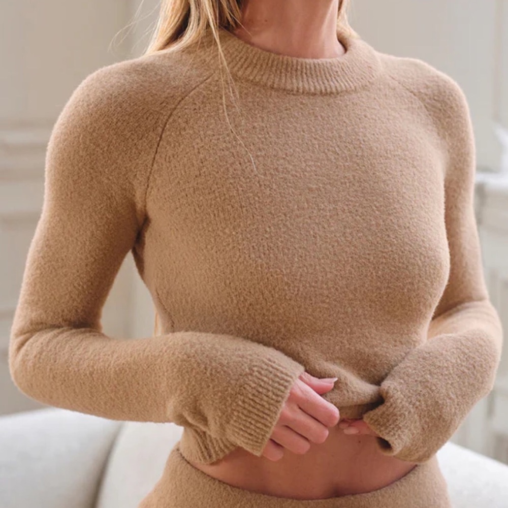 Alo Yoga Snuggle Up Sweater Long Sleeve Toasted Almond XS